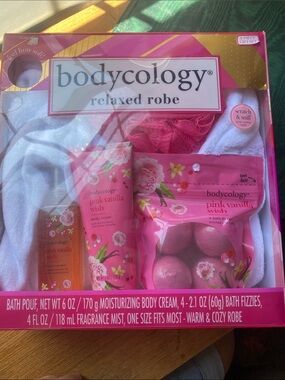 NEW Bodycology Pink Vanilla Wish Relaxed Robe 5 Piece Gift Set Unopened Box